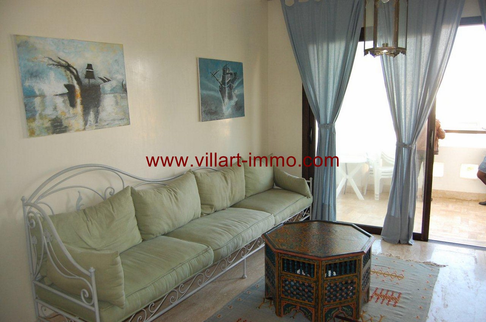 2-location-appartement-meuble-achakar-tanger-salon-1-l936-villart-immo