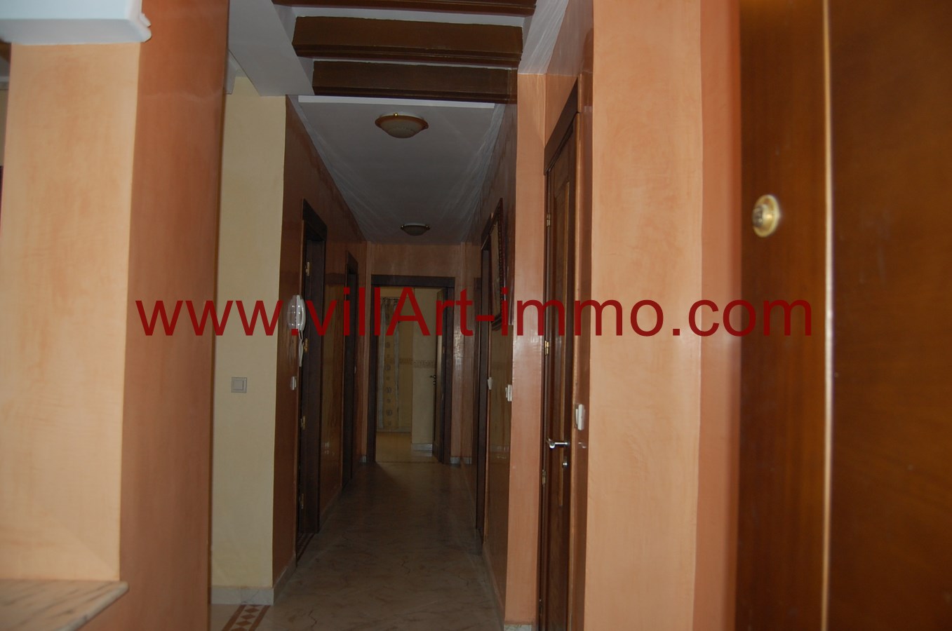 2-location-appartement-meuble-tanger-couloir-l892-villart-immo