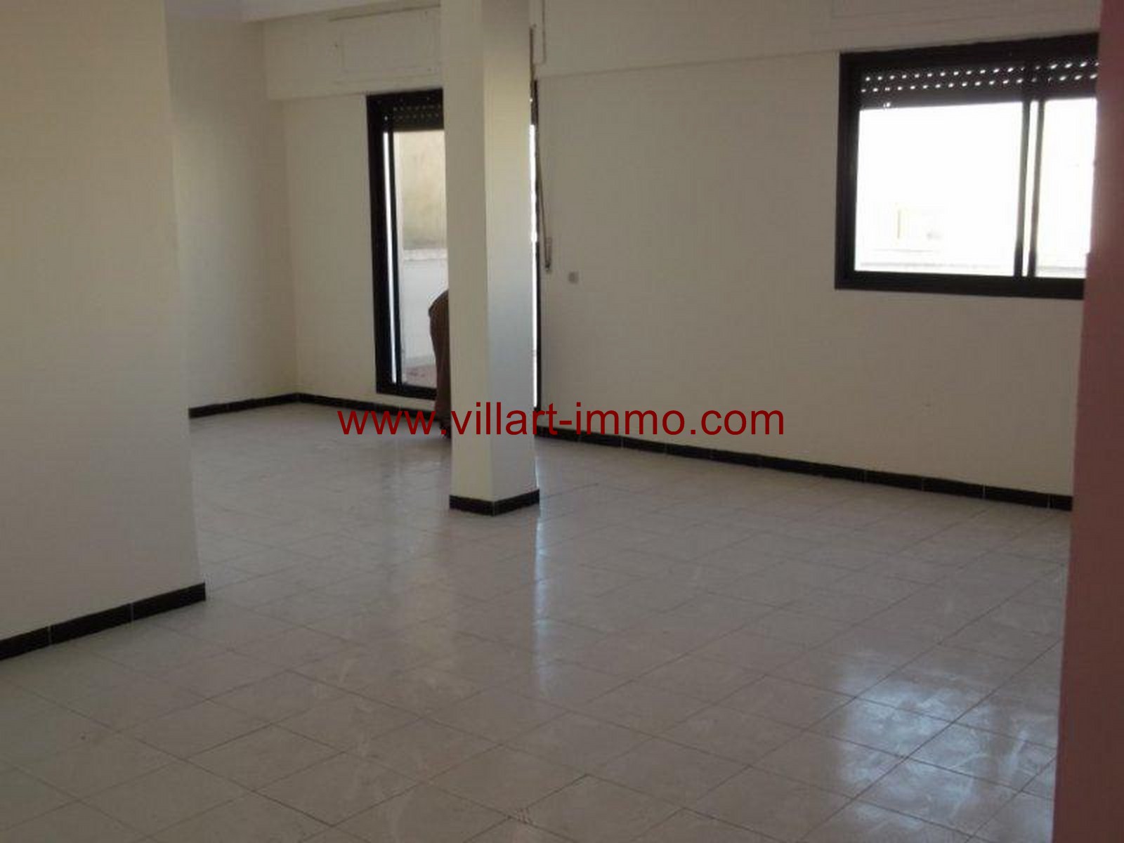 3- Vente -appartement-Tanger-Maroc–Centre-De-Ville-Salon 1 -VA91-Villartimmo