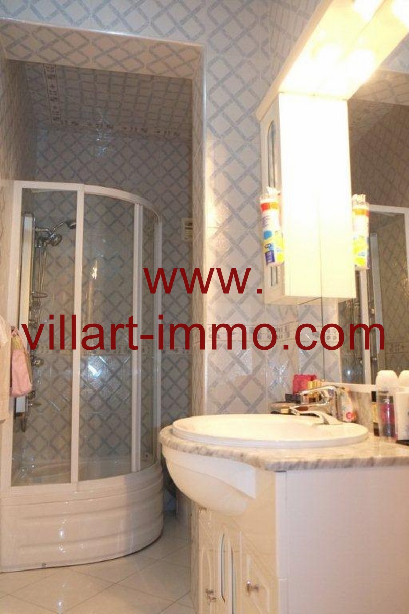 6- Vente -Appartement-Tanger-Maroc–Centre ville-Salle-De-Bain-VA44-Villartimmo