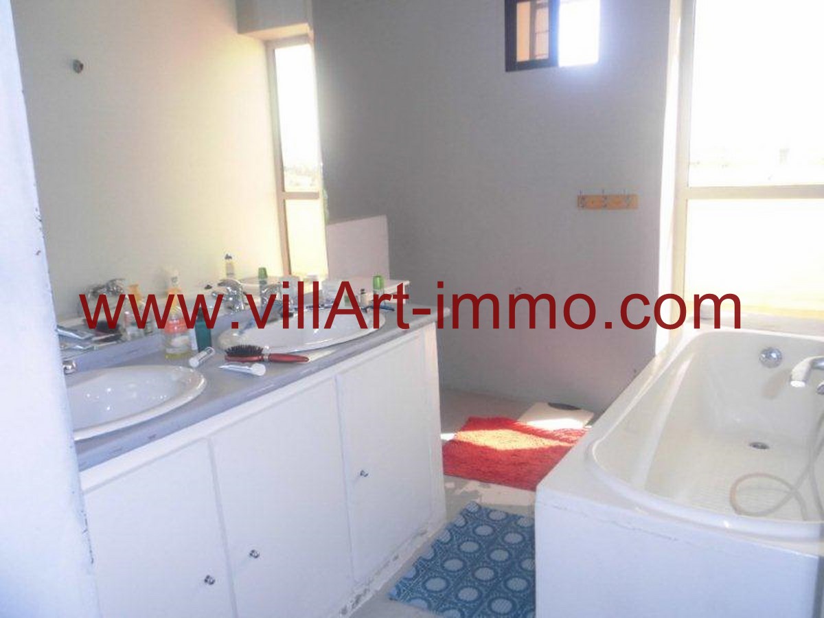 8-Location-Appartement-Meublé-Tanger-Salle de bain-L702-Villart immo