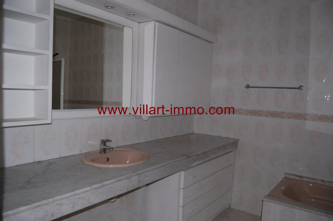 15-location-appartement-non meublé-Tanger-centre ville-Salle de bain 2-L105